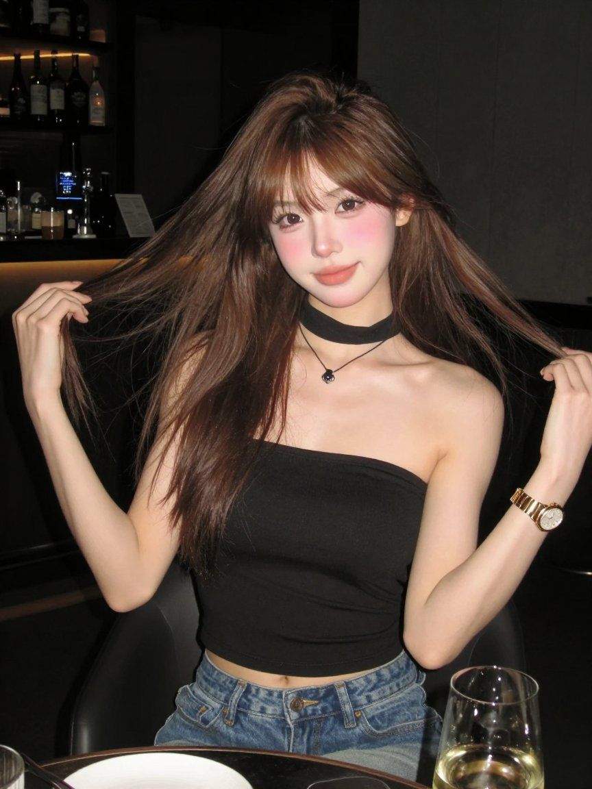 酒吧微醺少女：佳能直闪写实风