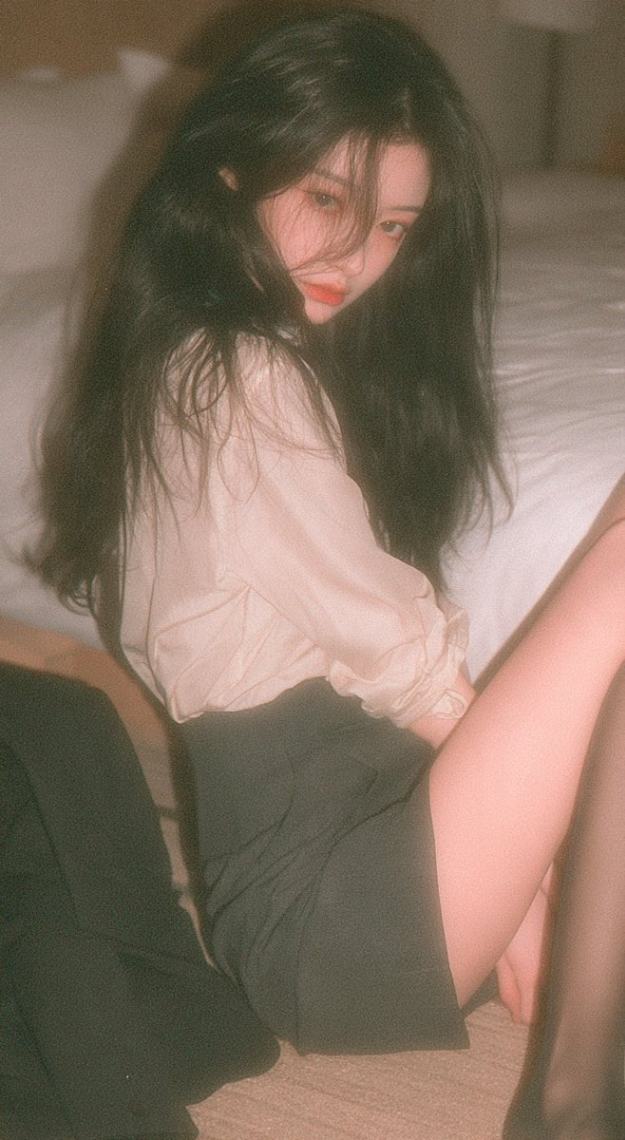 胶片质感酒店女性肖像